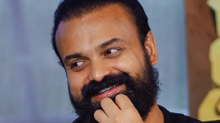 അപ്പൻ മരിച്ച സമയത്ത് പത്രത്തിൽ വാർത്ത കൊടുക്കാൻ പോലും കാശുണ്ടായിരുന്നില്ല; കുഞ്ചാക്കോ ബോബൻ