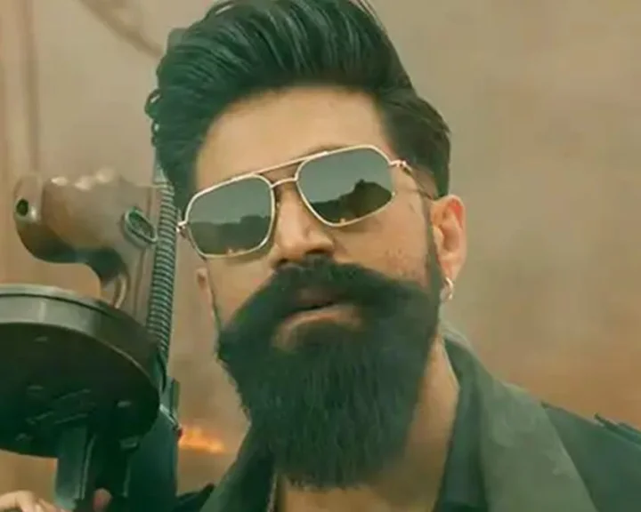 Toxic Box Office: അടപടലം വീഴാതെ ടോക്‌സിക്, 200 കോടി കടന്നു