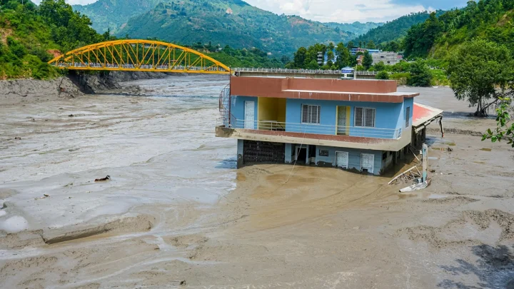 Nepal Death Toll Crossed 1000