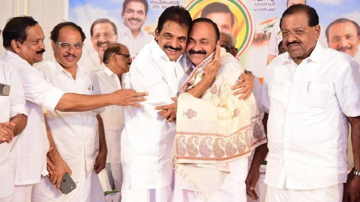 വേണുഗോപാലിനെതിരായ സൈബർ അറ്റാക്ക്; സതീശൻ അനുകൂലികൾക്കെതിരെ കേസ്, നിർദേശം നൽകിയത് ചെന്നിത്തല