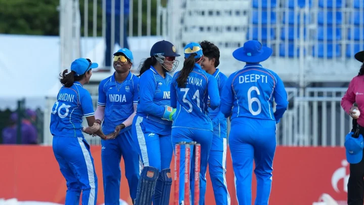 ലങ്കയെ എറിഞ്ഞിട്ട് ഇന്ത്യന് വനിതകള്, 147 റണ്സിന്റെ കൂറ്റന് വിജയം: എഷ്യന് ഗെയിംസില് ഇന്ത്യയ്ക്ക് ആദ്യ സ്വര്ണം ലങ്കയെ എറിഞ്ഞിട്ട് ഇന്ത്യന് വനിതകള്, 147 റണ്സിന്റെ കൂറ്റന് വിജയം: എഷ്യന് ഗെയിംസില് ഇന്ത്യയ്ക്ക് ആദ്യ സ്വര്ണം