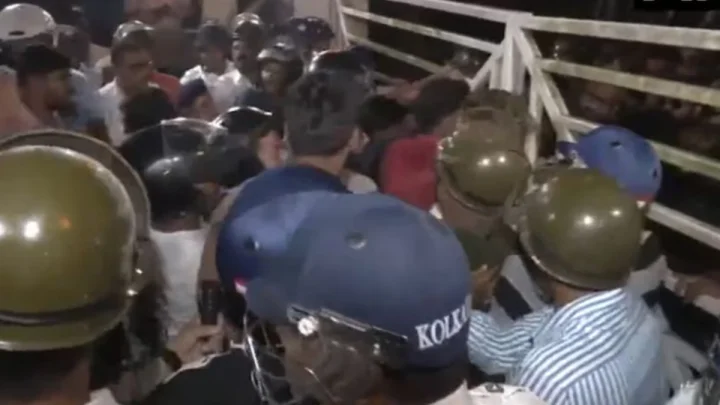 സത്യജിത് റായ് ഇൻസ്റ്റിറ്റ്യൂട്ടിൽ സംഘപരിവാർ അനുകൂലികളുടെ അതിക്രമം