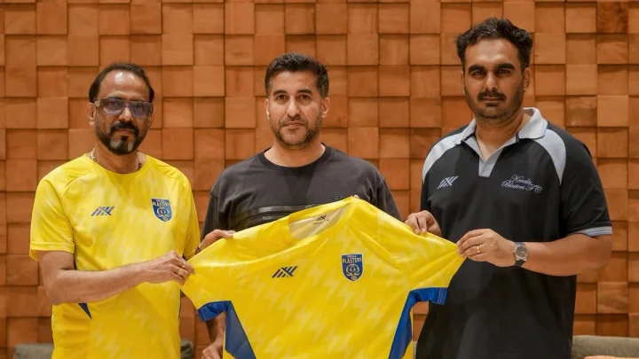 Kerala Blasters : കപ്പടിക്കും, കലിപ്പടക്കും; കേരള ബ്ലാസ്റ്റേഴ്സിന് ഇനി പുതിയ ഉടമകൾ