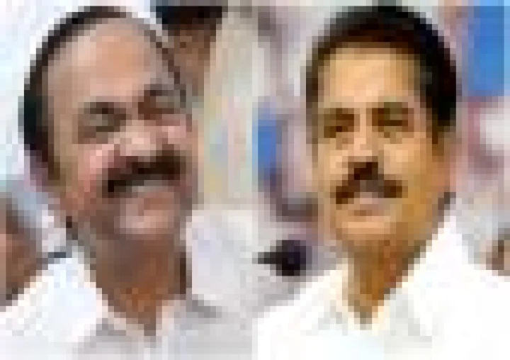 Exclusive: സതീശനെതിരെ നീങ്ങാൻ 'ഉന്നതങ്ങളിൽ' നിന്ന് പച്ചക്കൊടി; മുരളീധരന്റേത് വെറും സംശയമല്ല, വരും ദിനങ്ങൾ കഠിനം