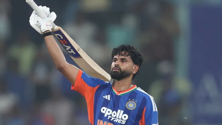 वेस्ट इंडिजविरुद्धच्या पहिल्या टी२० सामन्यात श्रेयस अय्यरने शतक झळकावत कोहलीचा विक्रम मोडला