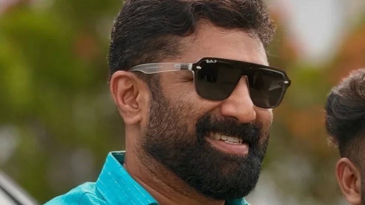 'പാറ്റ'കളെ പരിഹസിച്ച് കോൺഗ്രസ് എംഎൽഎ വി.ടി ബൽറാം