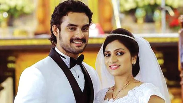 കോപ്പിയടിയിൽ നിന്ന് തുടങ്ങിയ പ്രണയകഥ കോപ്പിയടിയിൽ നിന്ന് തുടങ്ങിയ പ്രണയകഥ