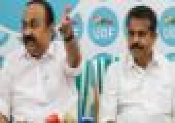 അടൂരിനെ യുഡിഎഫ് കൺവീനർ സ്ഥാനത്തുനിന്ന് മാറ്റണമെന്ന് സതീശൻ പക്ഷം; പൊട്ടിത്തെറിയിലേക്ക്