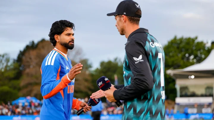 India vs New Zealand, 1st T20I: ടോസ് നേടിയ ഇന്ത്യ ബൗളിങ് തിരഞ്ഞെടുത്തു, സഞ്ജു ഓപ്പണർ; നാല് വർഷത്തിനു ശേഷം ഭുവി !