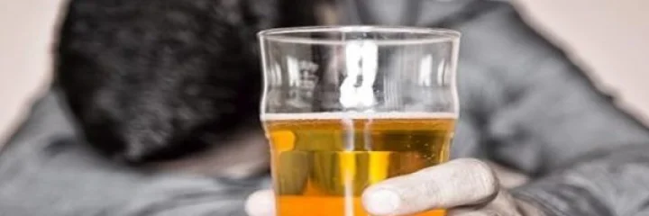 Alcoholic ST bus carrier tore Rs 800 ticket for travel! yawatmal news मद्यधुंद एसटी बस वाहकाने प्रवासासाठी 800 रुपयांचं तिकीट फाडलं !