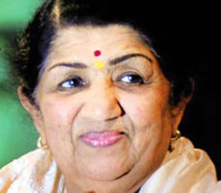The bones of Empress Lata Mangeshkar will be immersed in Ramkunda गानसम्राज्ञी लता मंगेशकर यांच्या अस्थिंचे होणार रामकुंडात विसर्जनMarathi Regional News In Webdunia Marathi