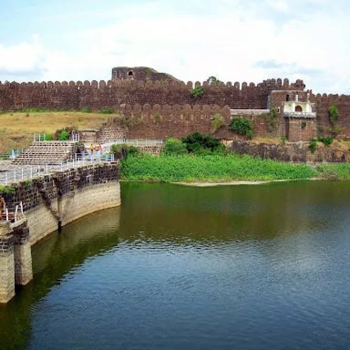 सोलापूरचा भुईकोट किल्ला