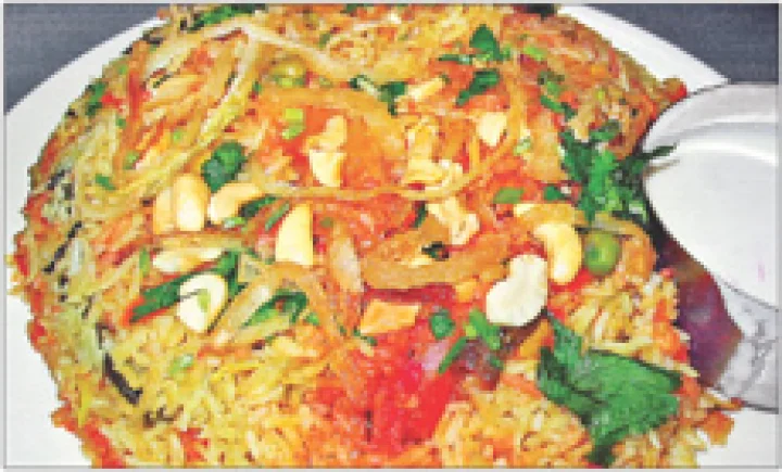 चायनिज पुलाव पाककृती शाकाहारी वेज मांसाहारी व्यंजन