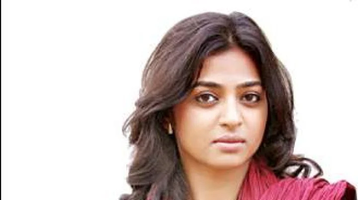 रोमँटिक सीन देण्यास राधिकाला अडचण