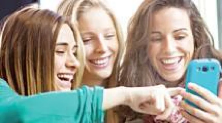 व्हॉट्स अँपवरही फेसबुकसारखं लाइक?