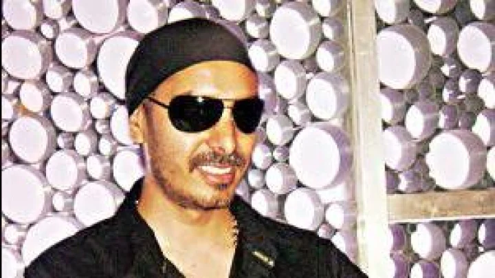 सुखबीर सिंग 17 लाख सोडून विमानतळावरून पसार