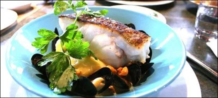 अळुच्या पानातला मासा