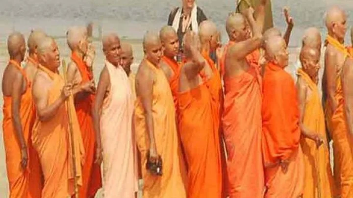 स्त्रिया कशा बनतात नागा साध्वी, जाणून घ्या त्यांच्याबद्दल काही गोष्टी