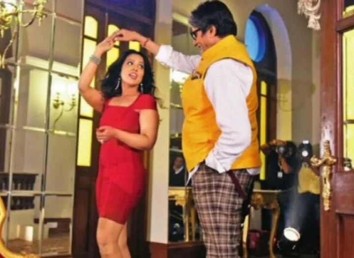 देवेंद्र फडणवीस यांच्या पत्नी अमृता फडणवीस अमिताभ बच्चनसोबत म्युझिक व्हिडिओत ग्लॅमर्स लुकमध्ये