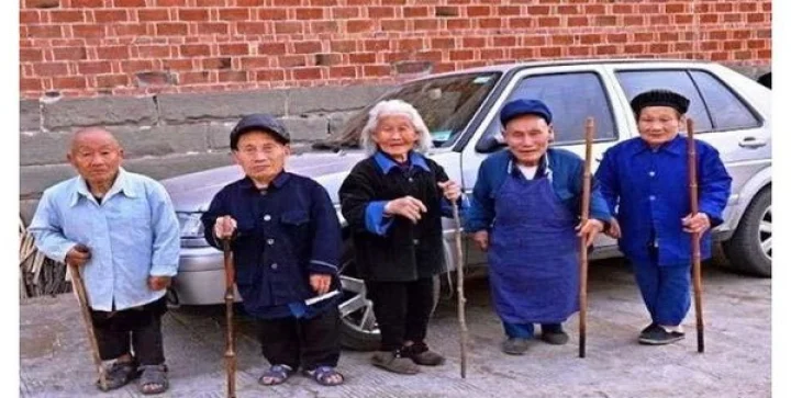 चीनमधील बुटक्यांचे गाव