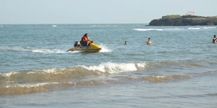 Consuming liquor at public places including beach banned in Daman
