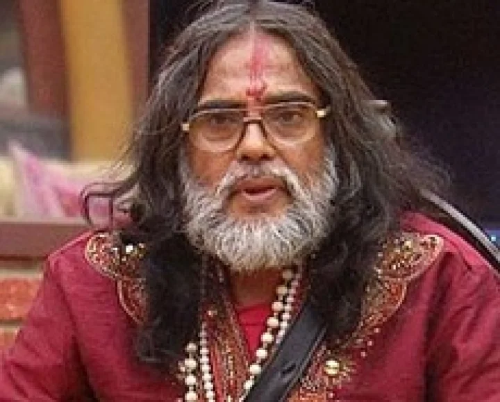 swami-om-baba-beaten-in-delhi-latest-updates