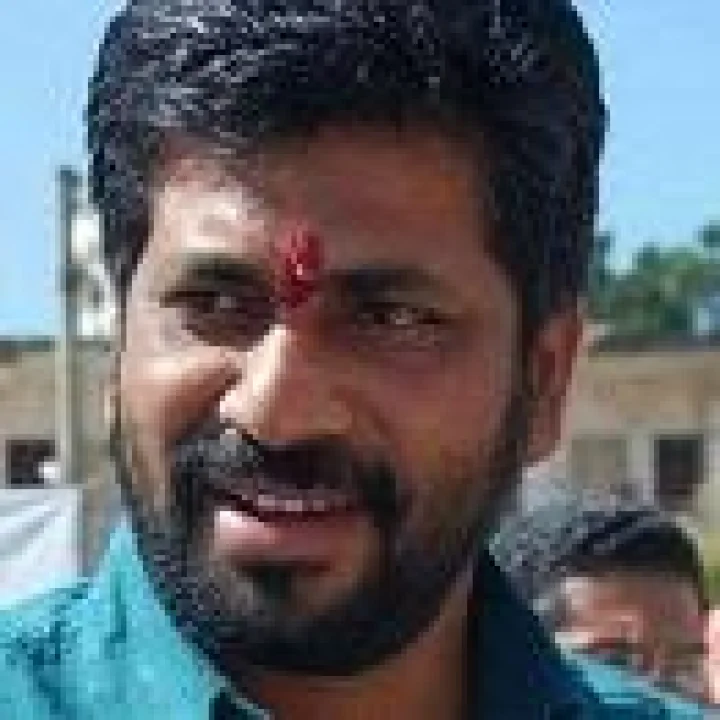 बच्चू कडूंना 2 महिन्यांचा कारावास, माहिती लपवल्याप्रकरणी दोषी