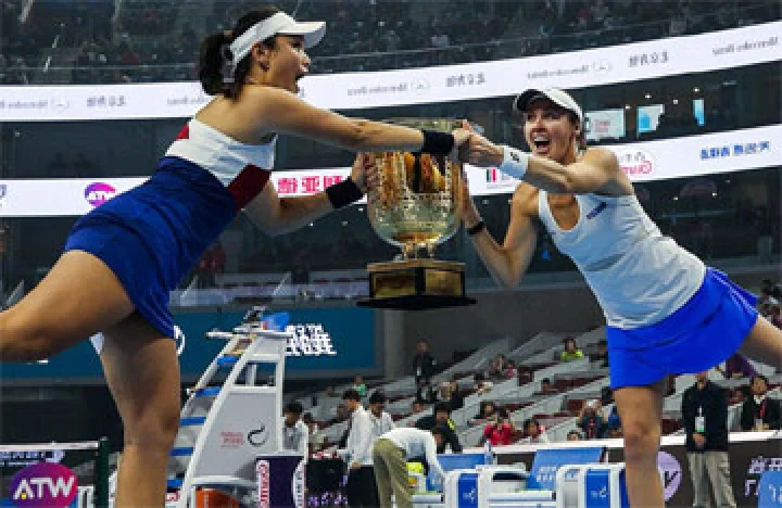 chan-and-hingis-triumph-again-china-open-doubles-title