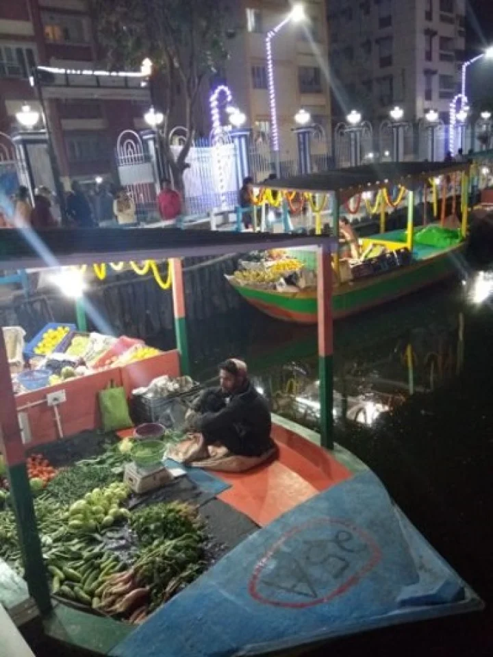 /west-bengal-first-floating-market-opens-fish-meat-vegetables-fruits-on-sale/