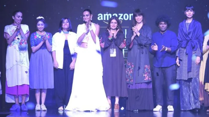 मल्टिपल थीम ने रंगले फॅशन शो चे स्टेज