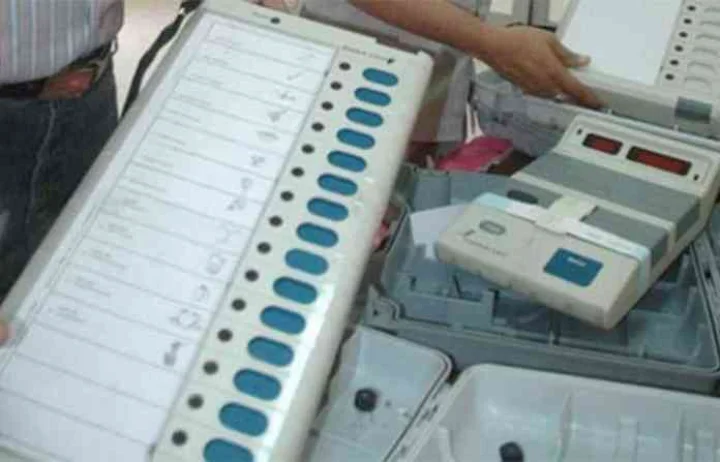 Elections for two seats of Mumbai Legislative Council are now unopposed मुंबई विधानपरिषदेच्या दोन जागांवर आता निवडणूक बिनविरोधMaharashtra News Mumbai News  In Webdunia Marathi