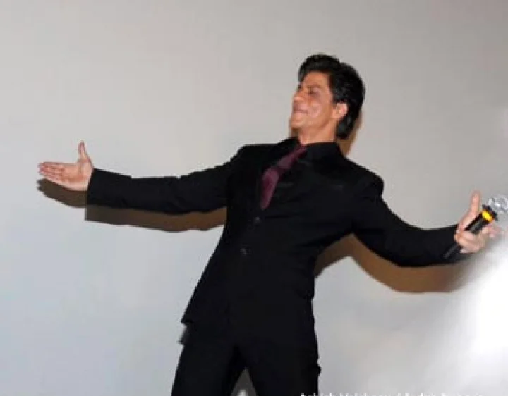shahrukh khan helps irfan