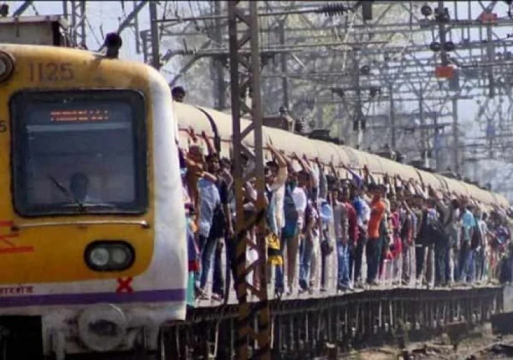 mumbai local train