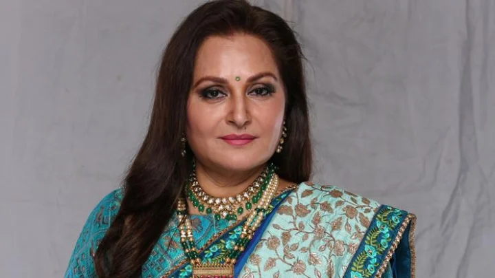 फरार अभिनेत्री माजी खासदार जयाप्रदा यांनी न्यायालयात आत्मसमर्पण केले