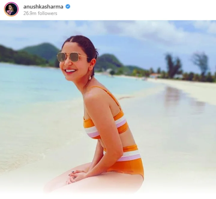 anushka-sharma-shared-bikini-picture-virat-kohli-comment-viral