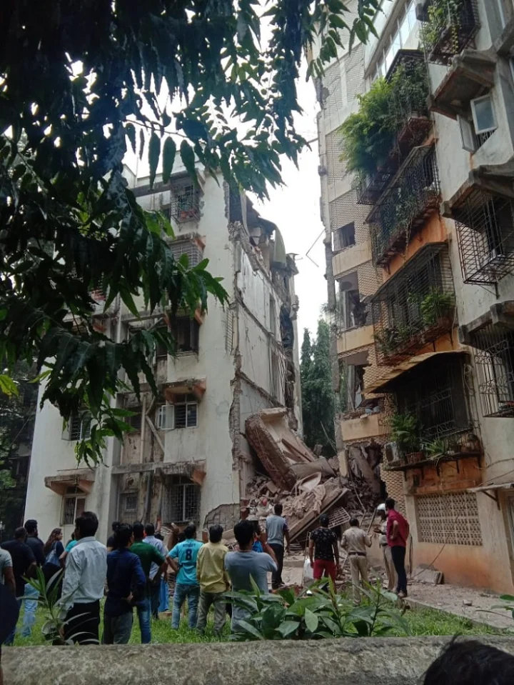 building collapsed in khar west Mumbai