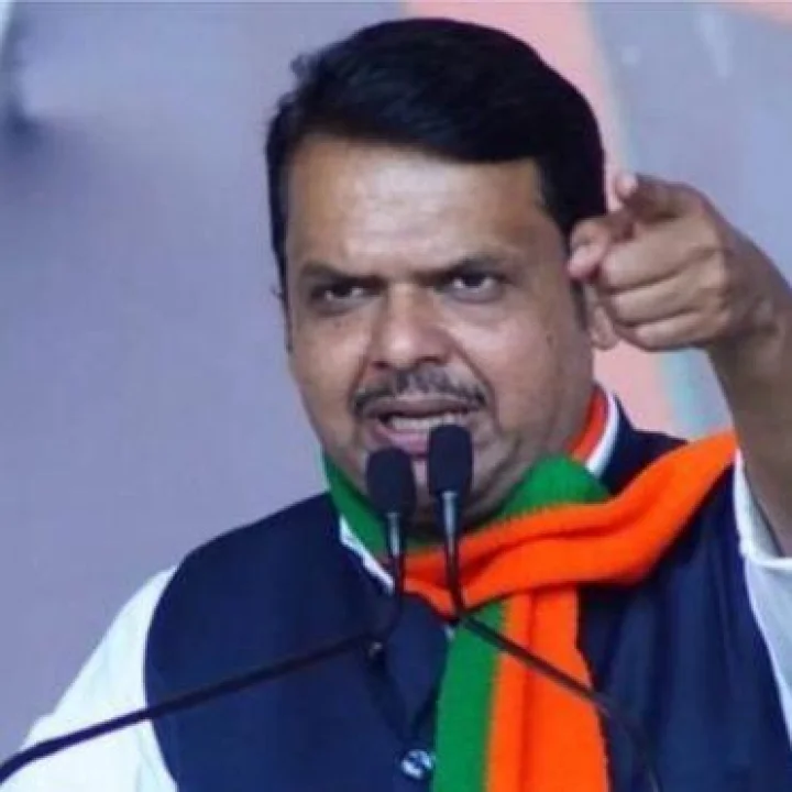 'माझा शब्द हाच माझा नियम', देवेंद्र फडणवीसांच्या नव्या भूमिकेने पवार-धनंजय आणि पंकजा यांना धक्का