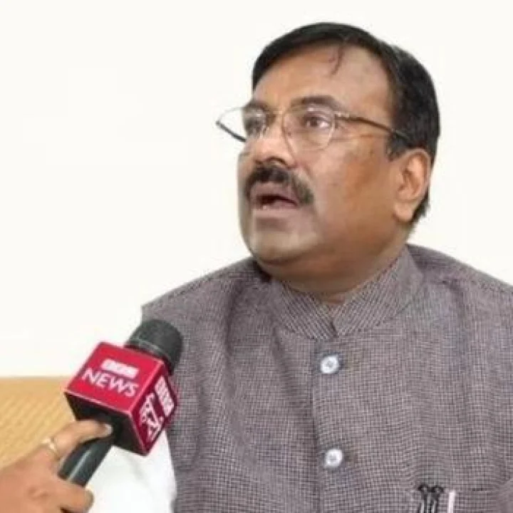 राम मंदिराच्या दरवाजासाठी चंद्रपूर जिल्ह्यातून सागवान लाकूड पाठवले जात आहे