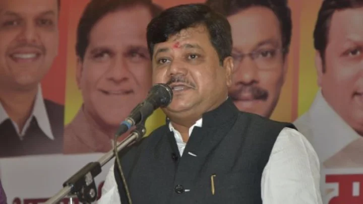 Praveen Darekar: Shiv Sena to MNS to BJP