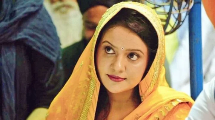 Thackeray's last name does not make anyone Thackeray - Amrita Fadnavis