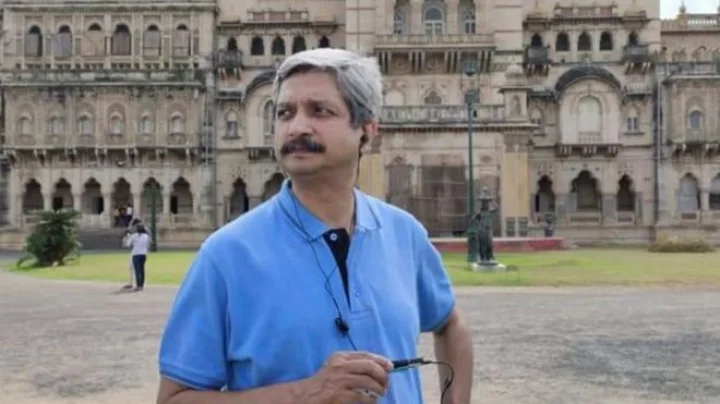 Mumbai University sends director Yogesh Soman on leave