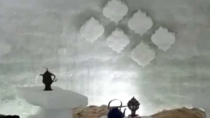 भारतातील पहिला 'इग्लू कॅफे' काश्मीरमध्ये, पर्यटक घेतायेत मज्जा