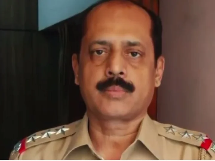 Sachin Waze's police custody extended till April 7