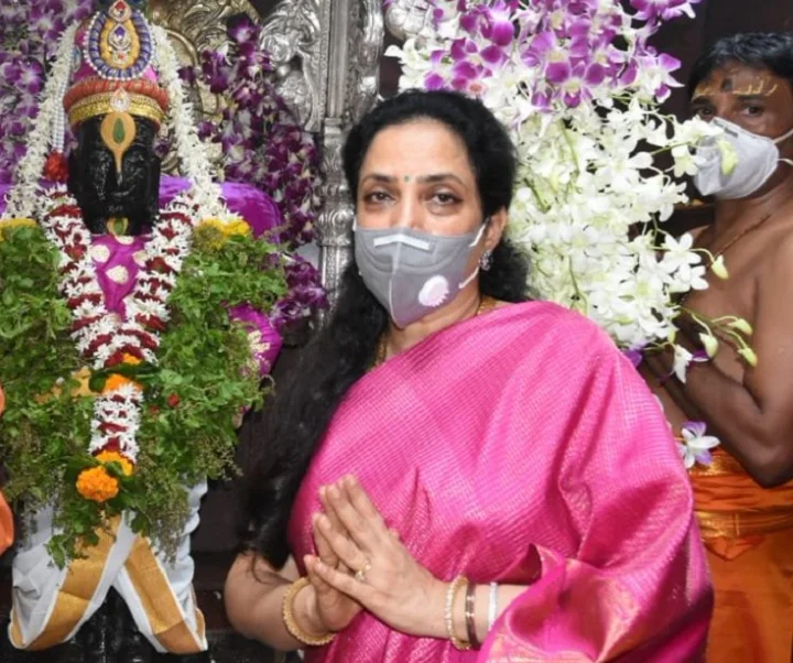 Why is there talk of making Rashmi Thackeray Chief Minister?रश्मी ठाकरे यांना मुख्यमंत्री करण्याबाबत चर्चा का होत आहे? Marathi Regional Marathi News In Webdunai Marathi