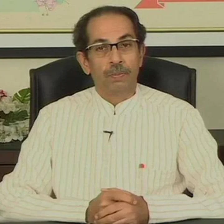 मुंबई व परिसरातील जोरदार पावसाचा मुख्यमंत्र्यांनी घेतला आढावा