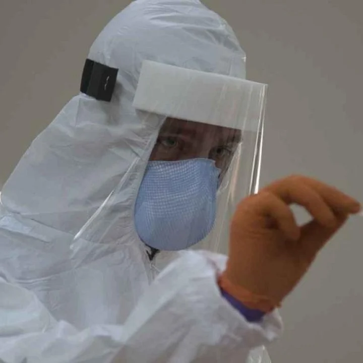 आता रूग्णालयात दाखल होणार्‍या रूग्णांचे जीनोम सिक्वेन्सिंग, केंद्राची राज्यांशी योजना