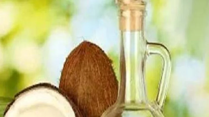 सुंदर त्वचेसाठी नारळ तेल उत्तम आहे, जाणून घ्या त्याचे 5 फायदे
