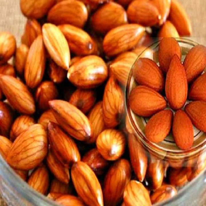 बदाम खाण्याचे फायदेच नाही तर तोटे देखील आहे जाणून घ्या