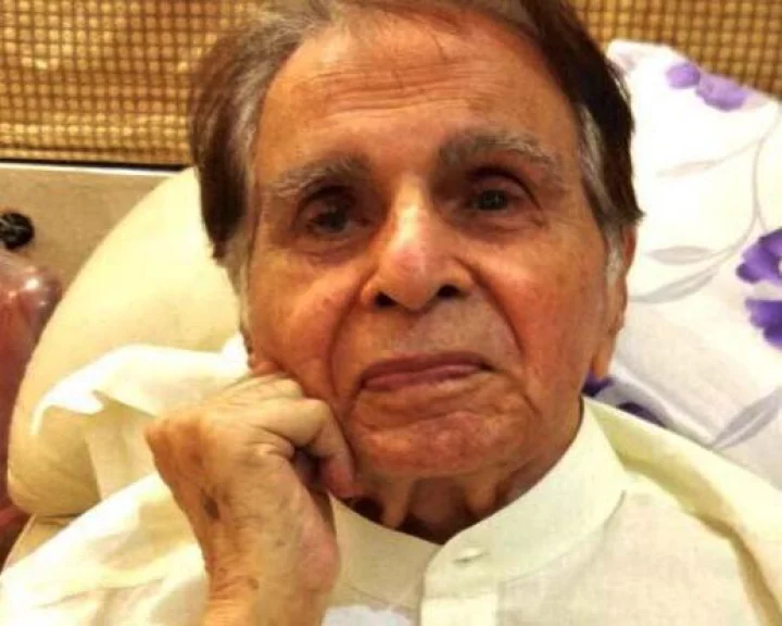 Dilip Kumar was met by Sharad Pawar