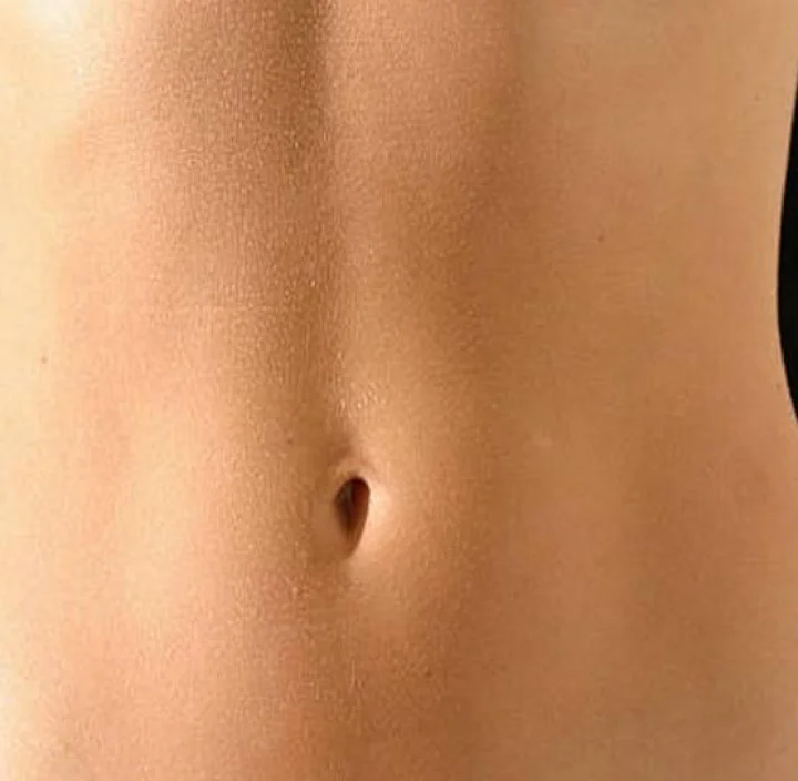 benefits of putting oil in the navel